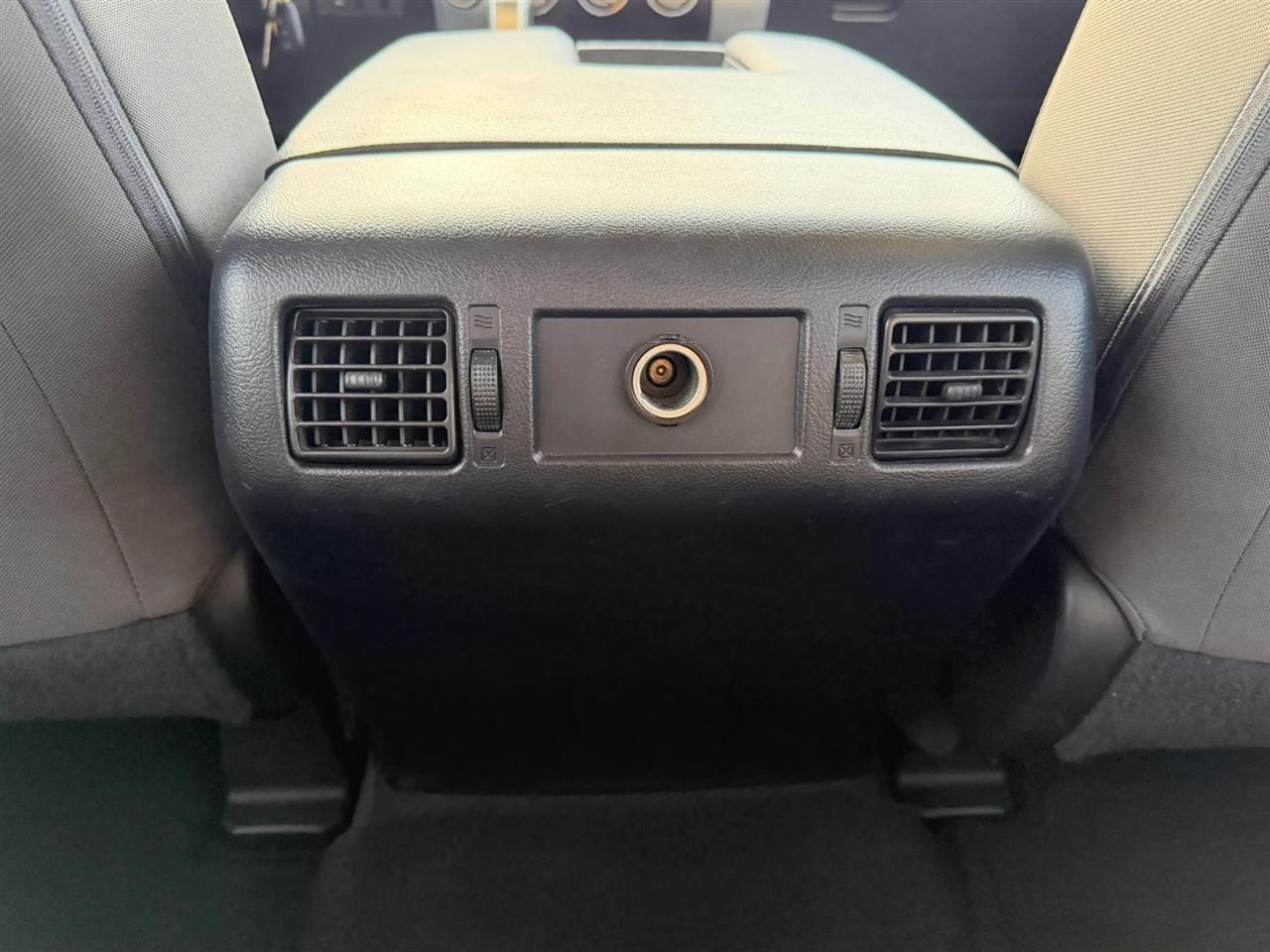 Toyota Tundra SR5 5.7L V8 FFV CrewMax 4WD 2017