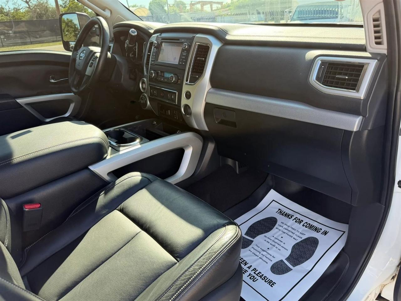 Nissan Titan PRO-4X Crew Cab 4WD 2018