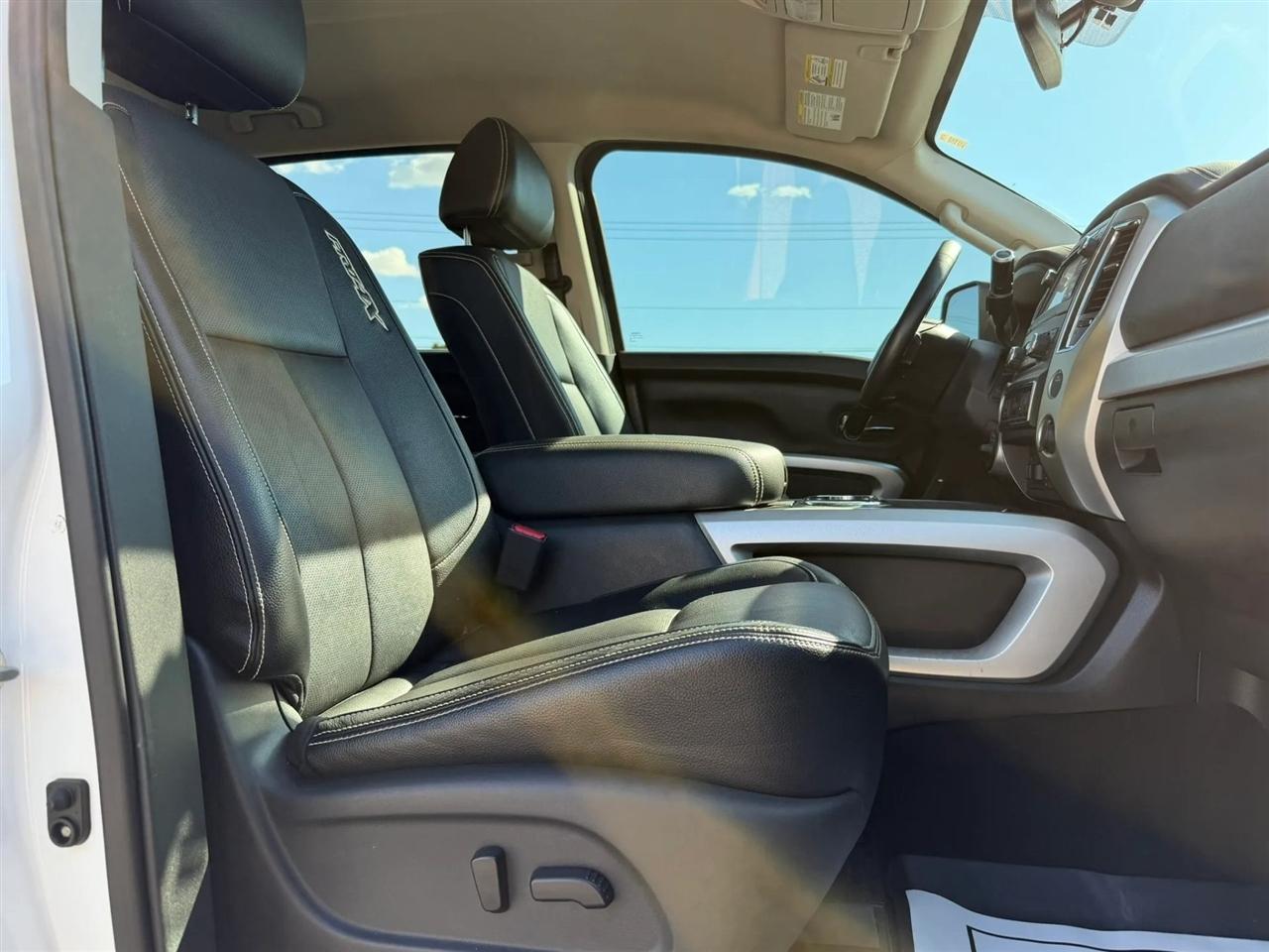 Nissan Titan PRO-4X Crew Cab 4WD 2018