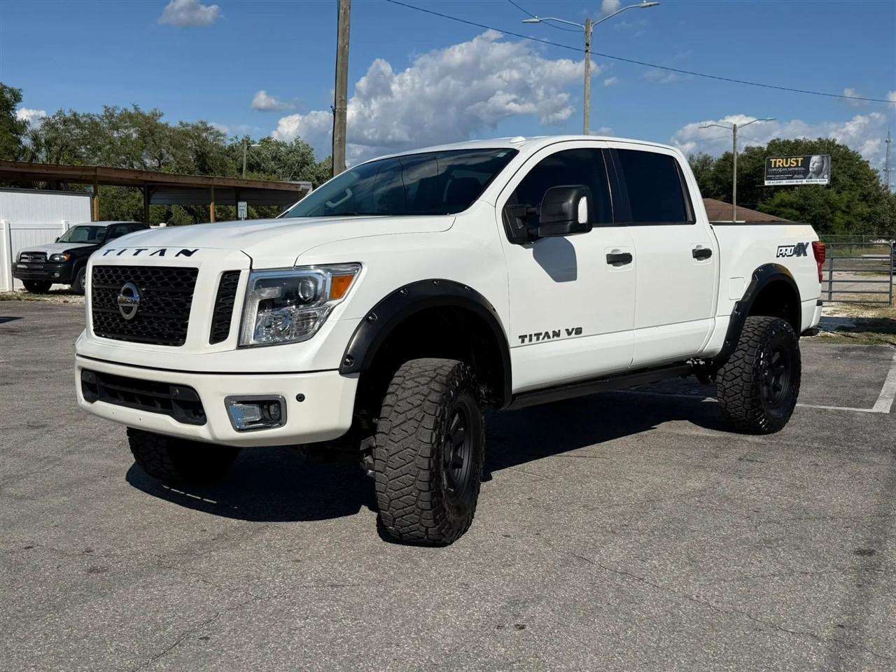 Nissan Titan PRO-4X Crew Cab 4WD 2018