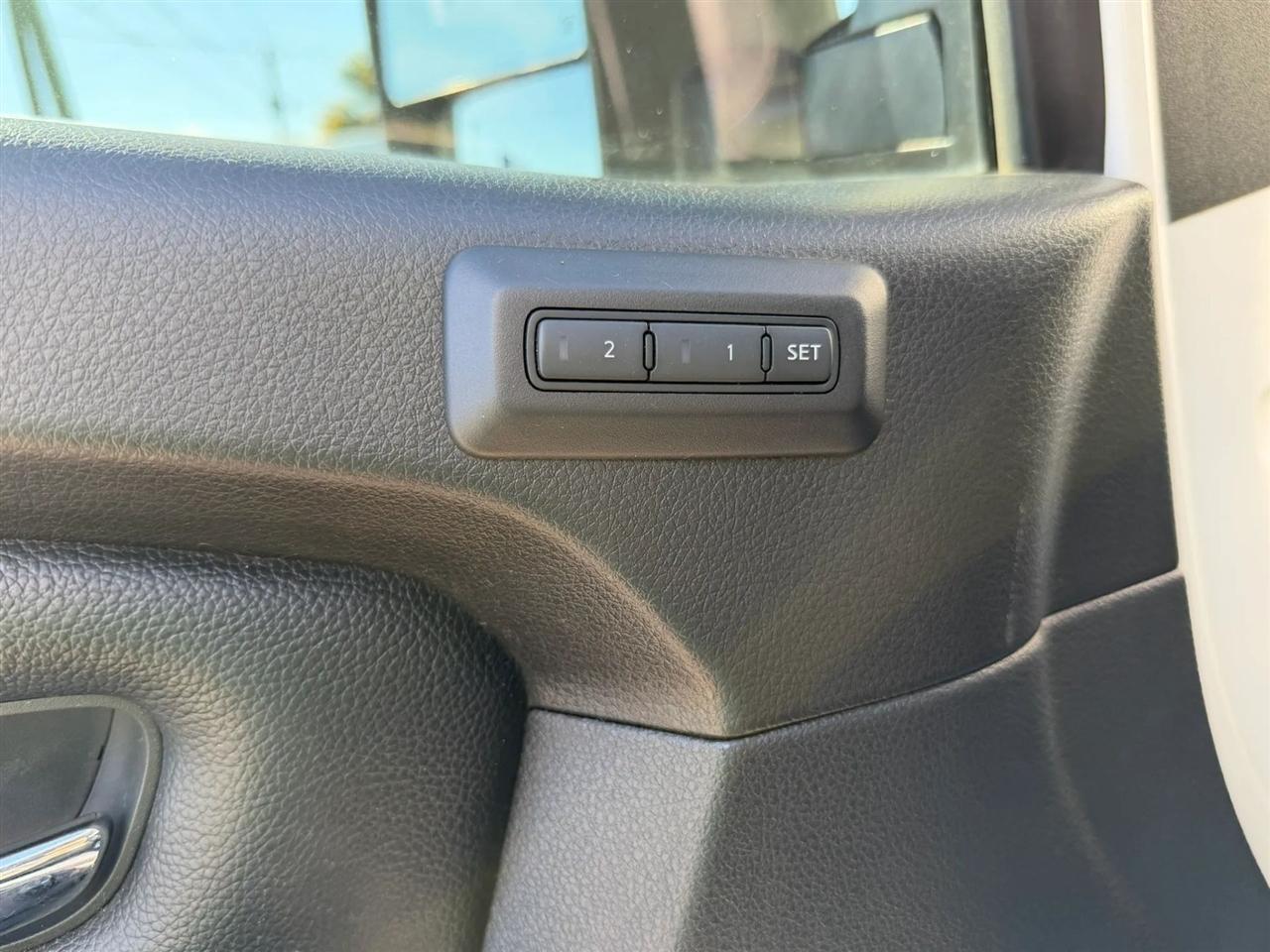 Nissan Titan PRO-4X Crew Cab 4WD 2018