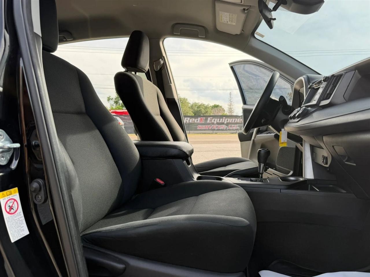 Toyota RAV4 LE AWD 2017