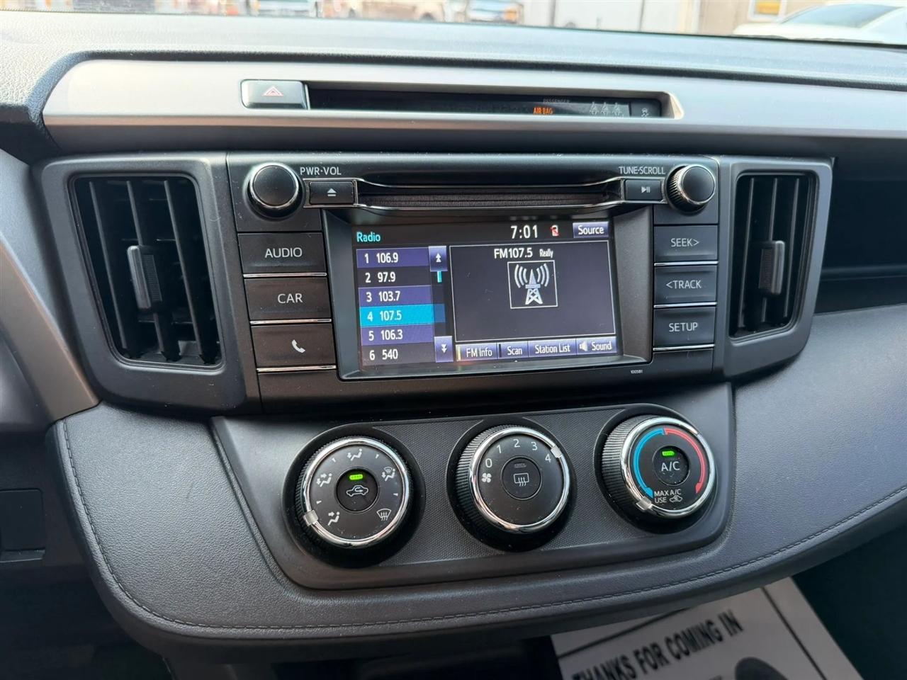 Toyota RAV4 LE AWD 2017