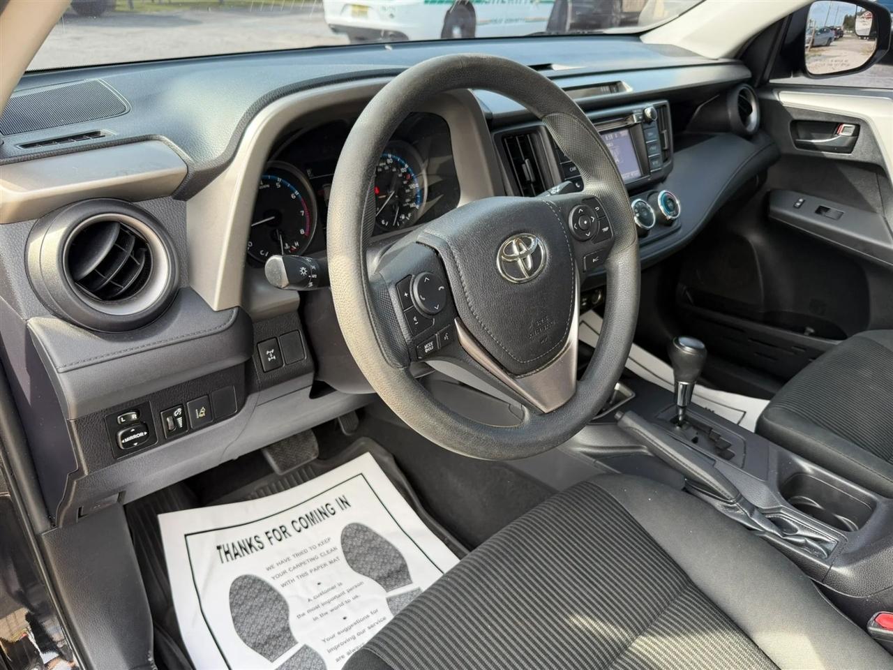 Toyota RAV4 LE AWD 2017