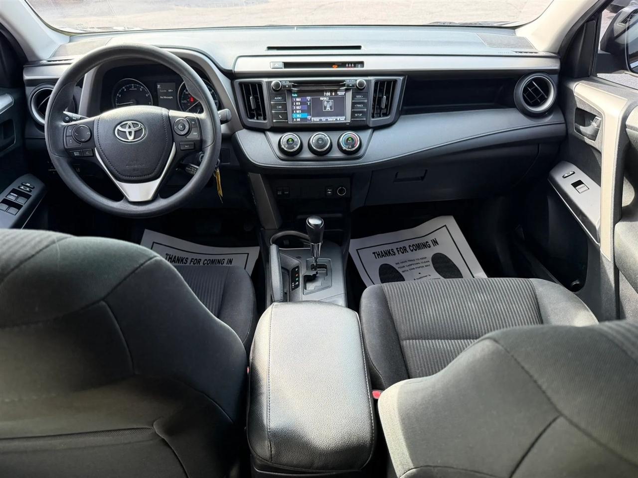 Toyota RAV4 LE AWD 2017