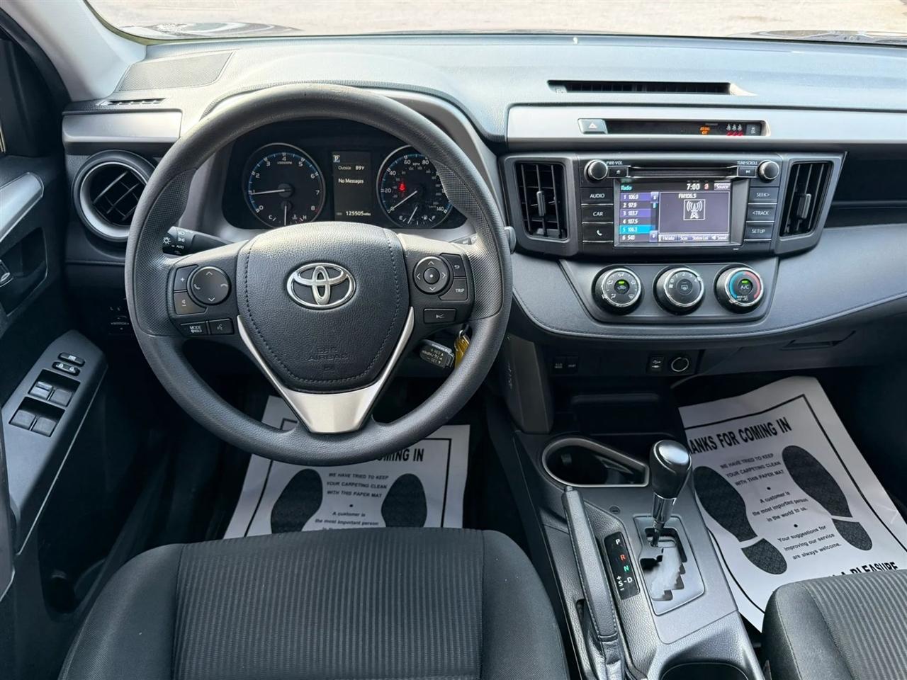 Toyota RAV4 LE AWD 2017