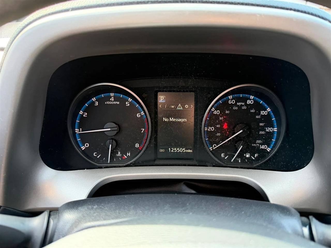 Toyota RAV4 LE AWD 2017