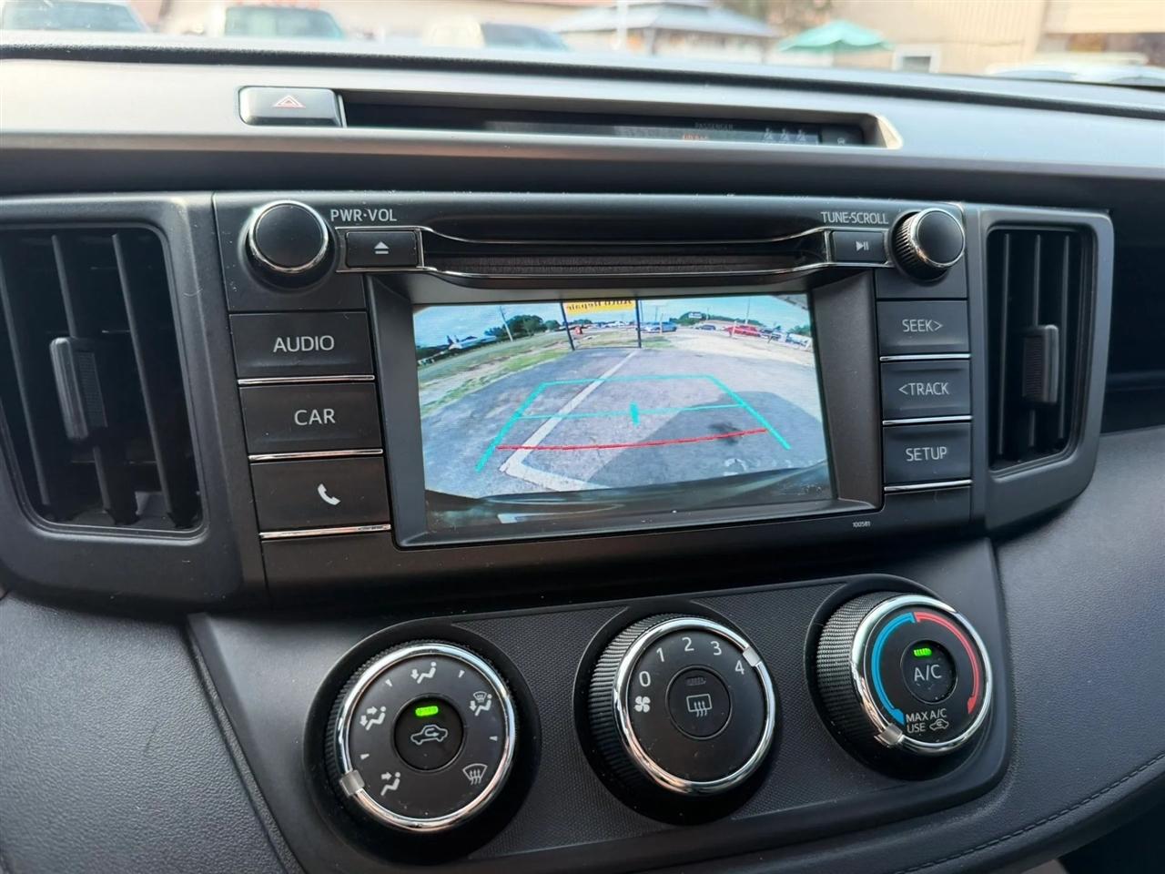 Toyota RAV4 LE AWD 2017