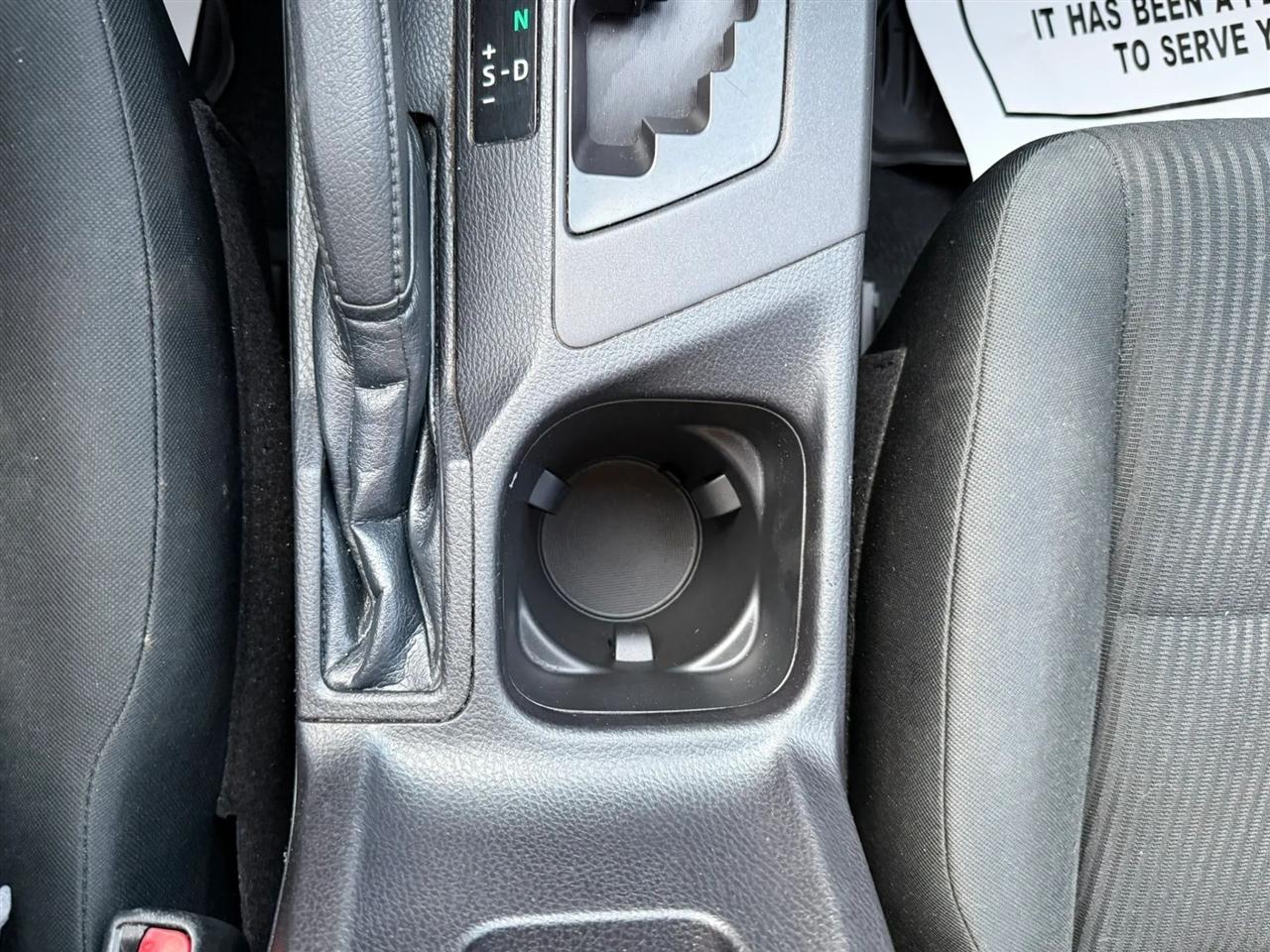 Toyota RAV4 LE AWD 2017