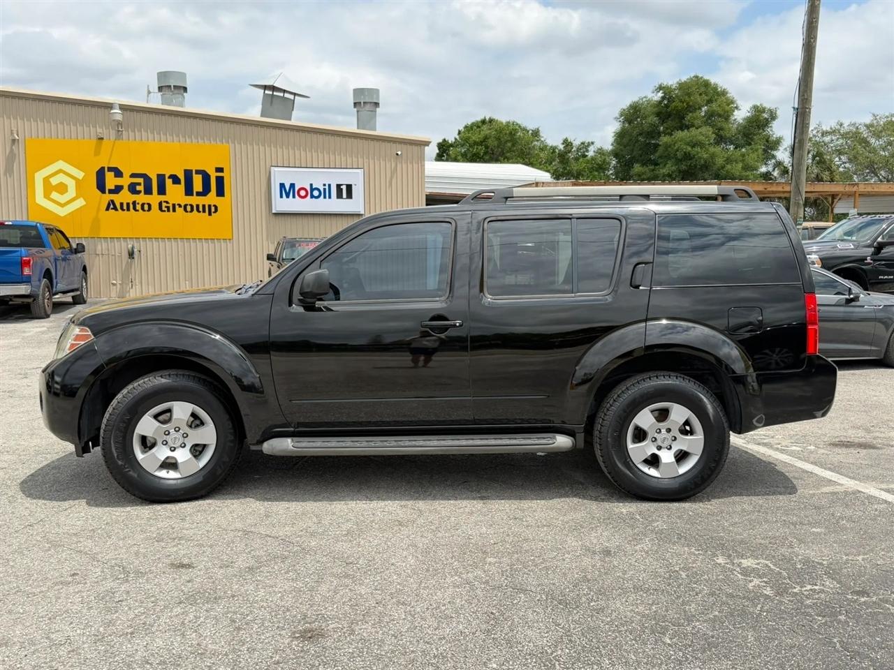 Nissan Pathfinder S 2WD 2012