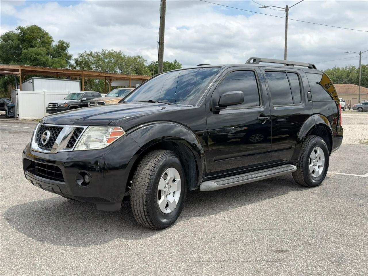 Nissan Pathfinder S 2WD 2012