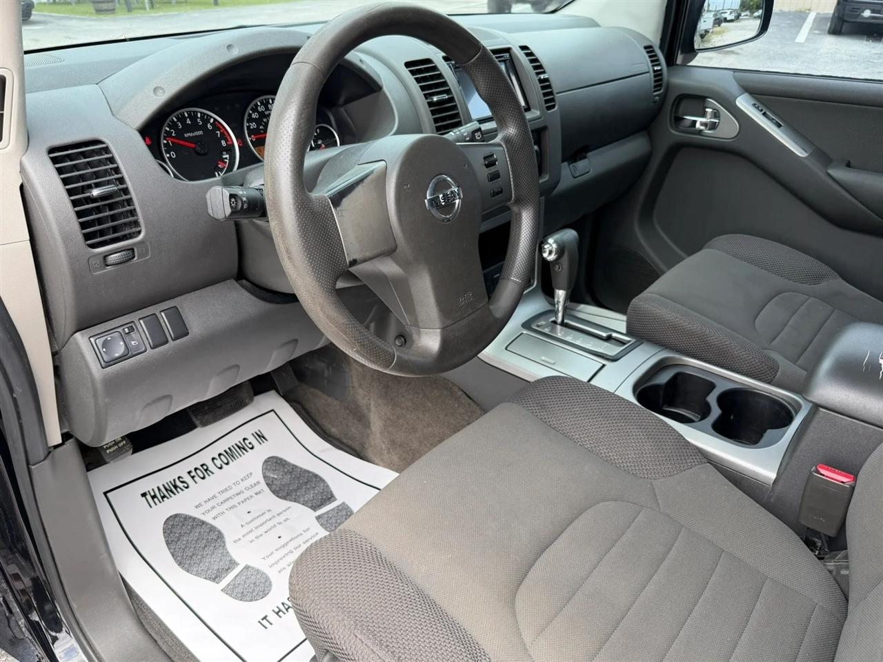 Nissan Pathfinder S 2WD 2012