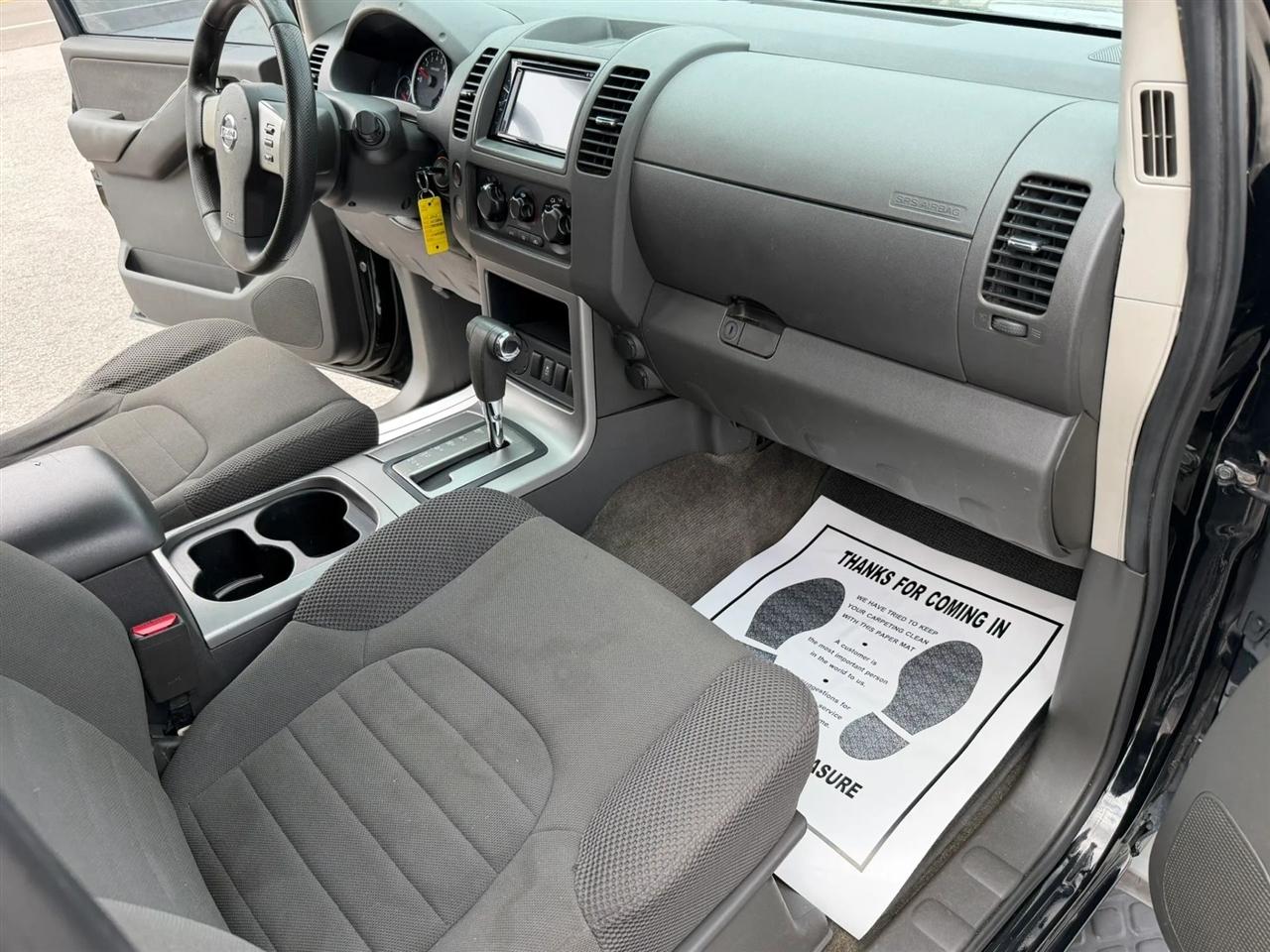 Nissan Pathfinder S 2WD 2012