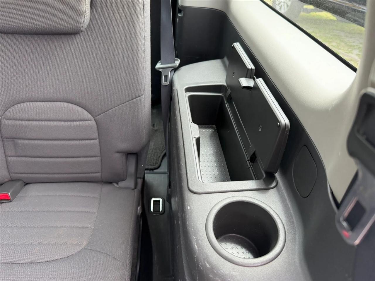 Nissan Pathfinder S 2WD 2012