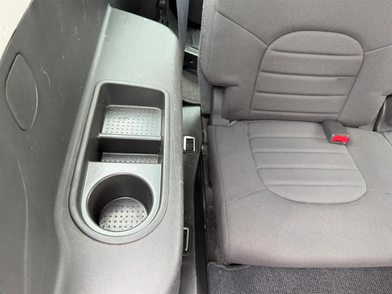 Nissan Pathfinder S 2WD 2012