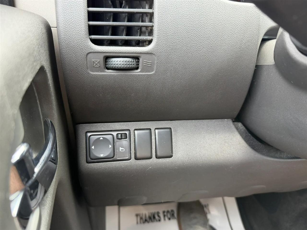 Nissan Pathfinder S 2WD 2012