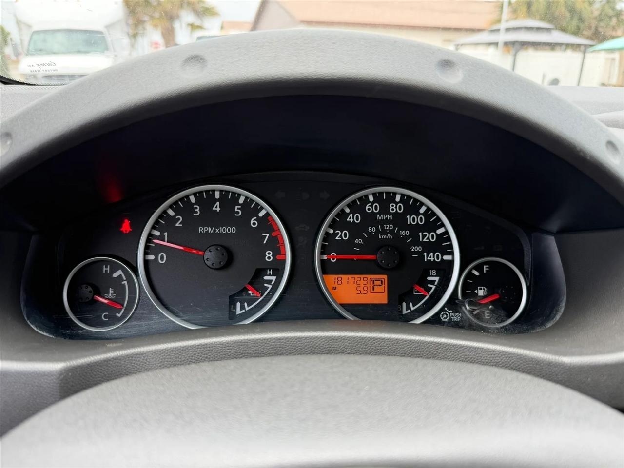 Nissan Pathfinder S 2WD 2012