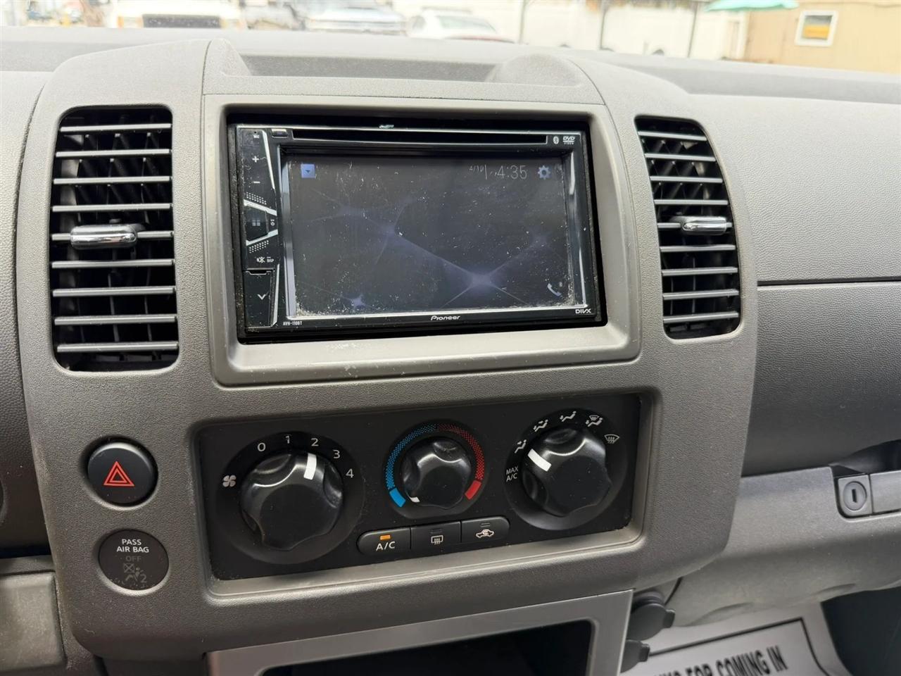 Nissan Pathfinder S 2WD 2012