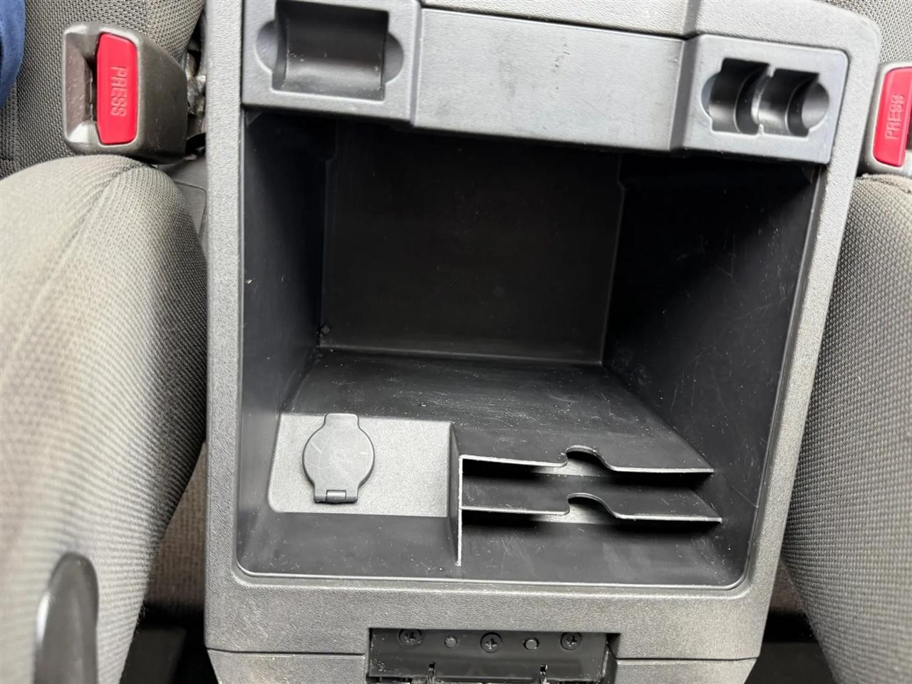 Nissan Pathfinder S 2WD 2012