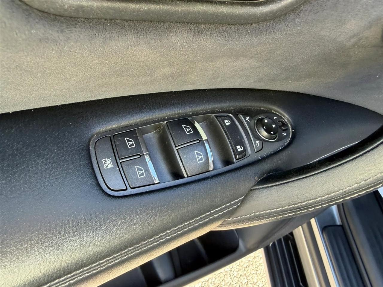 Nissan Armada SV 2WD 2017