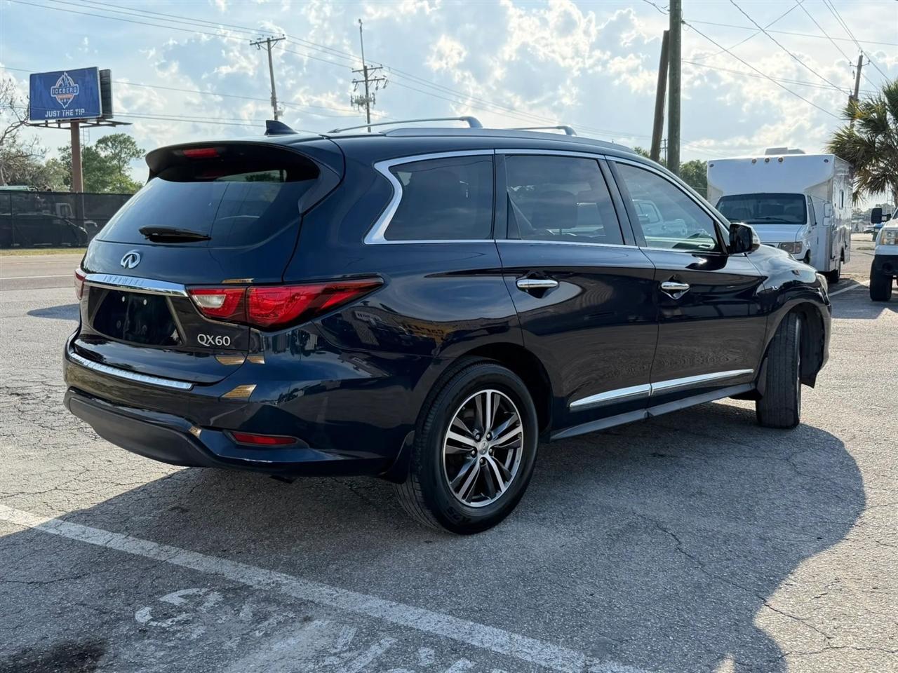 Infiniti QX60 Base FWD 2017