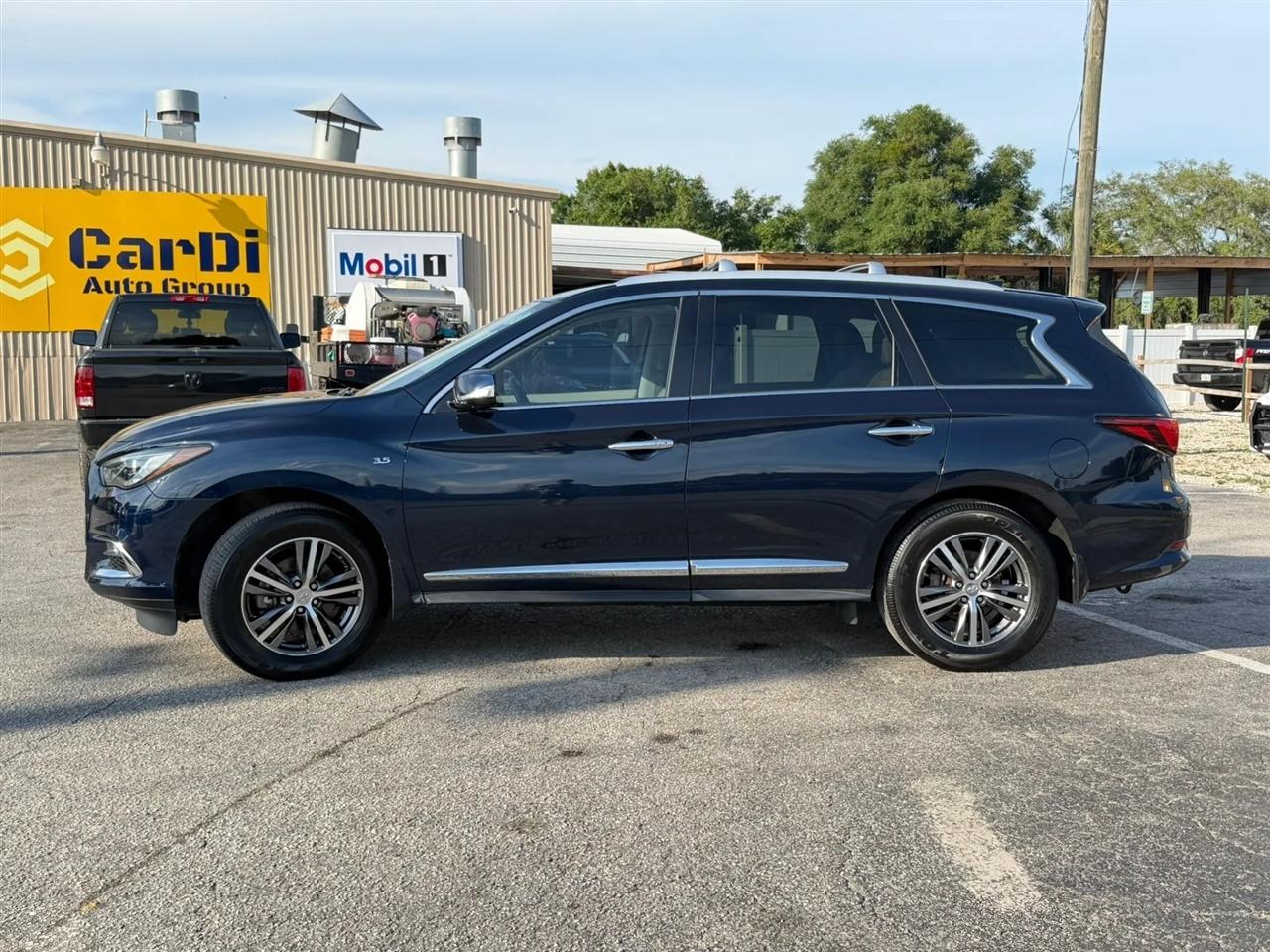 Infiniti QX60 Base FWD 2017