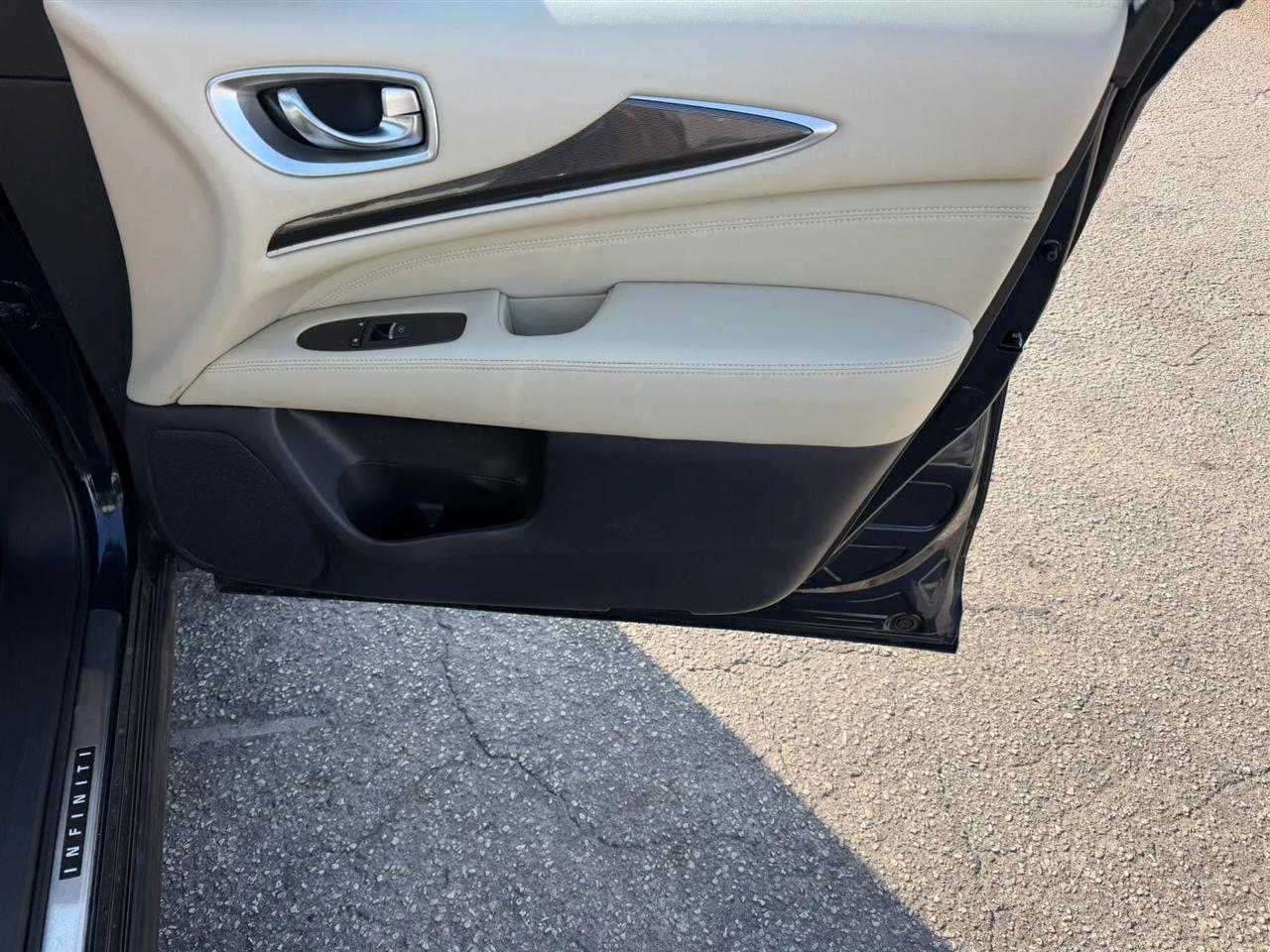 Infiniti QX60 Base FWD 2017