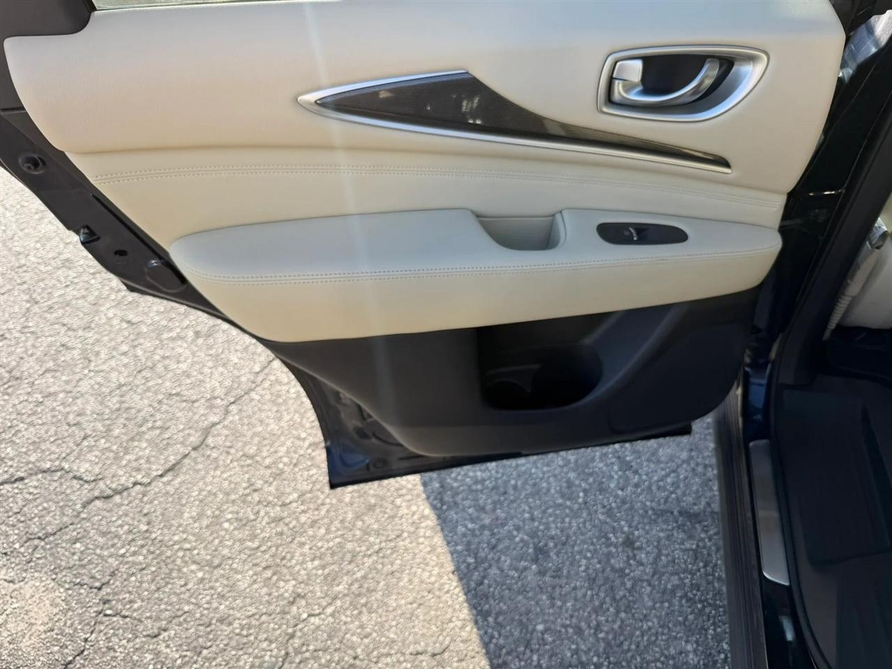 Infiniti QX60 Base FWD 2017