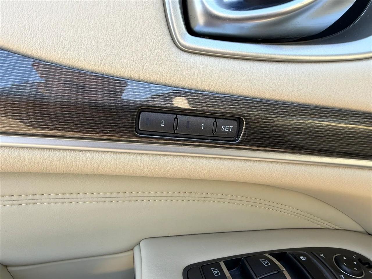 Infiniti QX60 Base FWD 2017