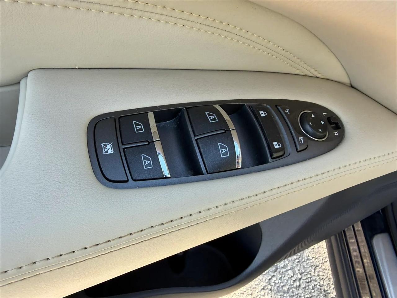 Infiniti QX60 Base FWD 2017