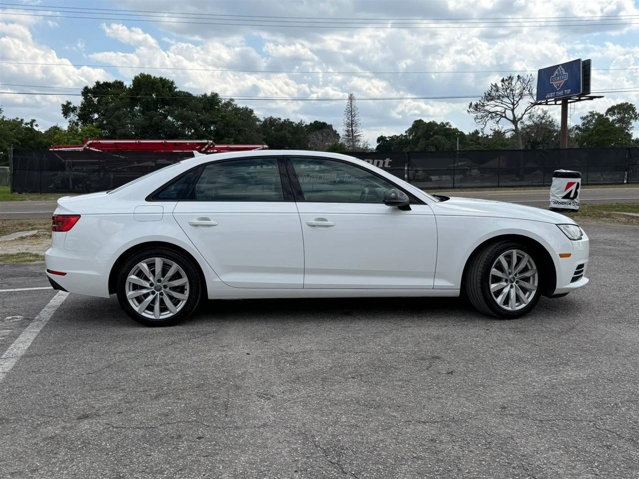 Audi A4 2.0T Premium Sedan 2017