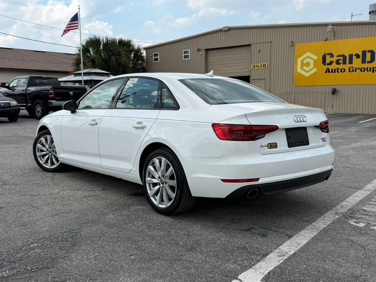 Audi A4 2.0T Premium Sedan 2017