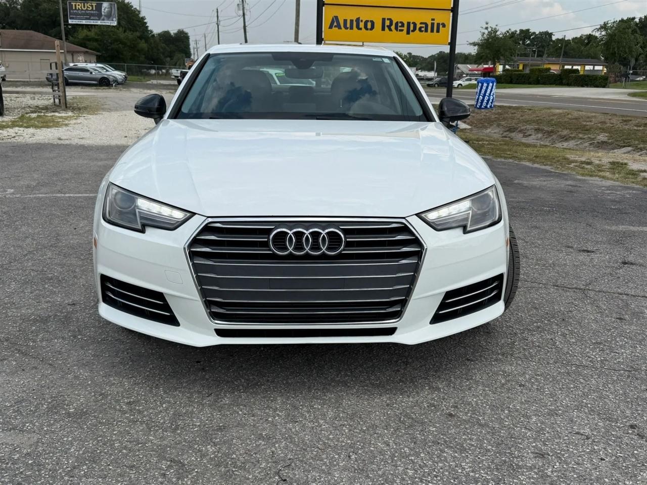 Audi A4 2.0T Premium Sedan 2017