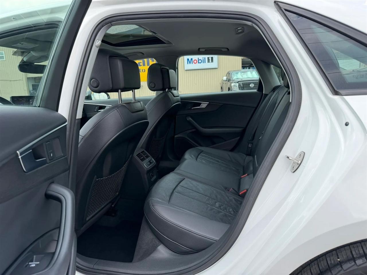Audi A4 2.0T Premium Sedan 2017