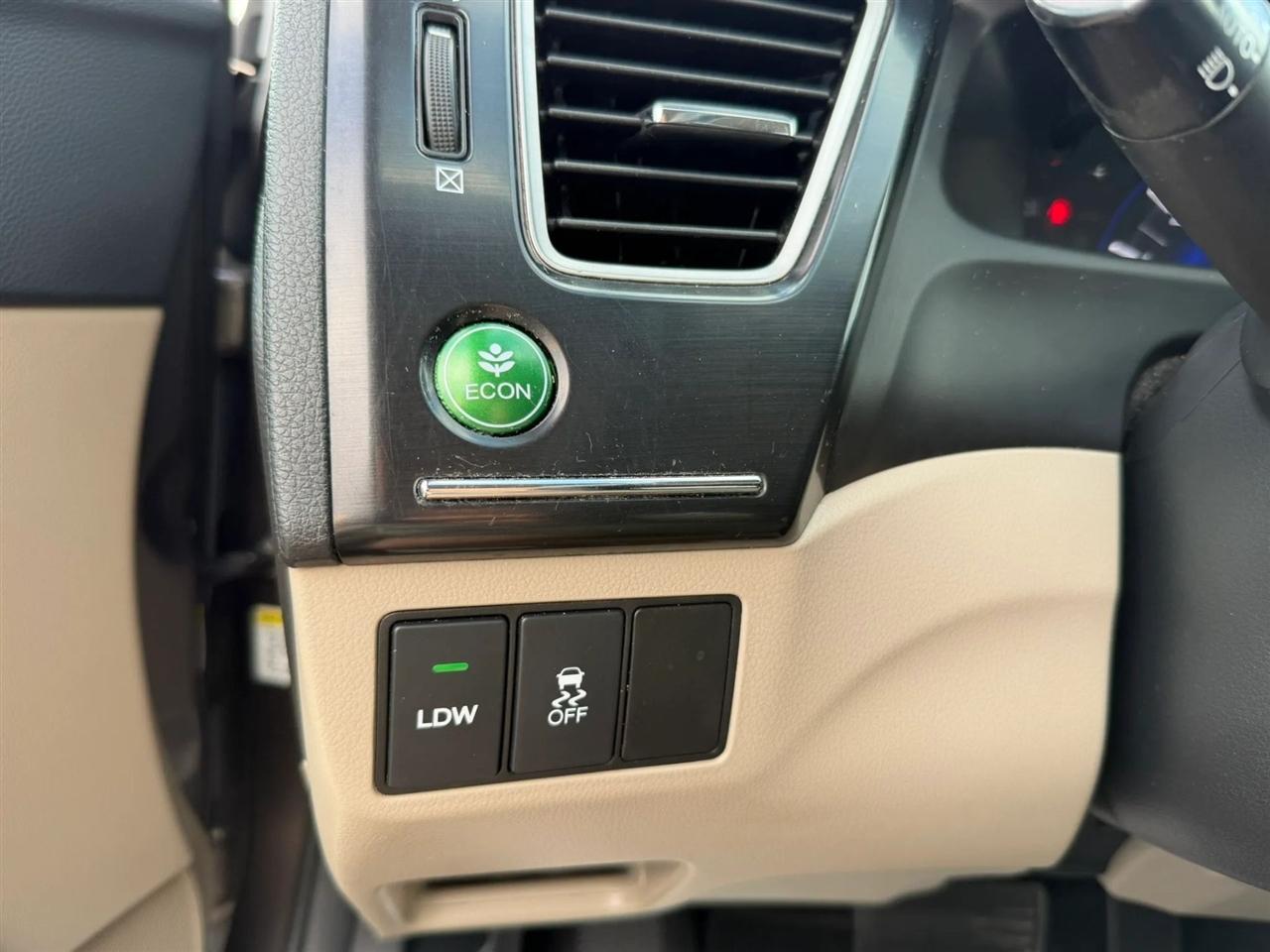 Honda Civic Hybrid CVT AT-PZEV with Navigation 2013