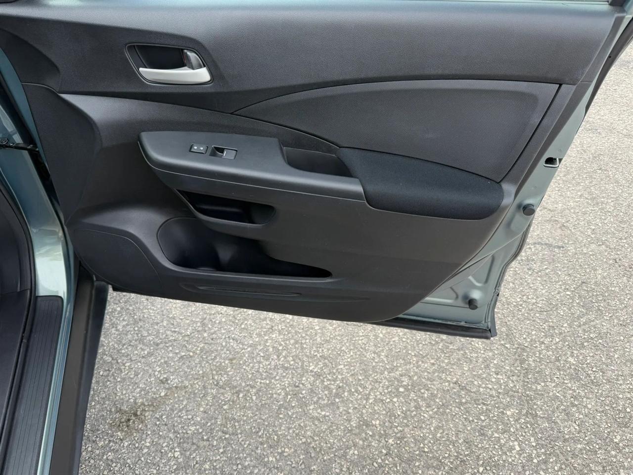 Honda CR-V LX 2WD 5-Speed AT 2012