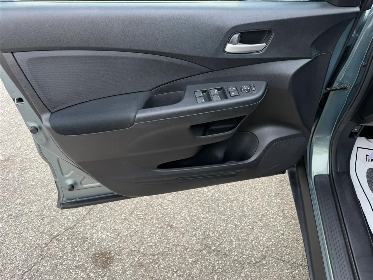 Honda CR-V LX 2WD 5-Speed AT 2012
