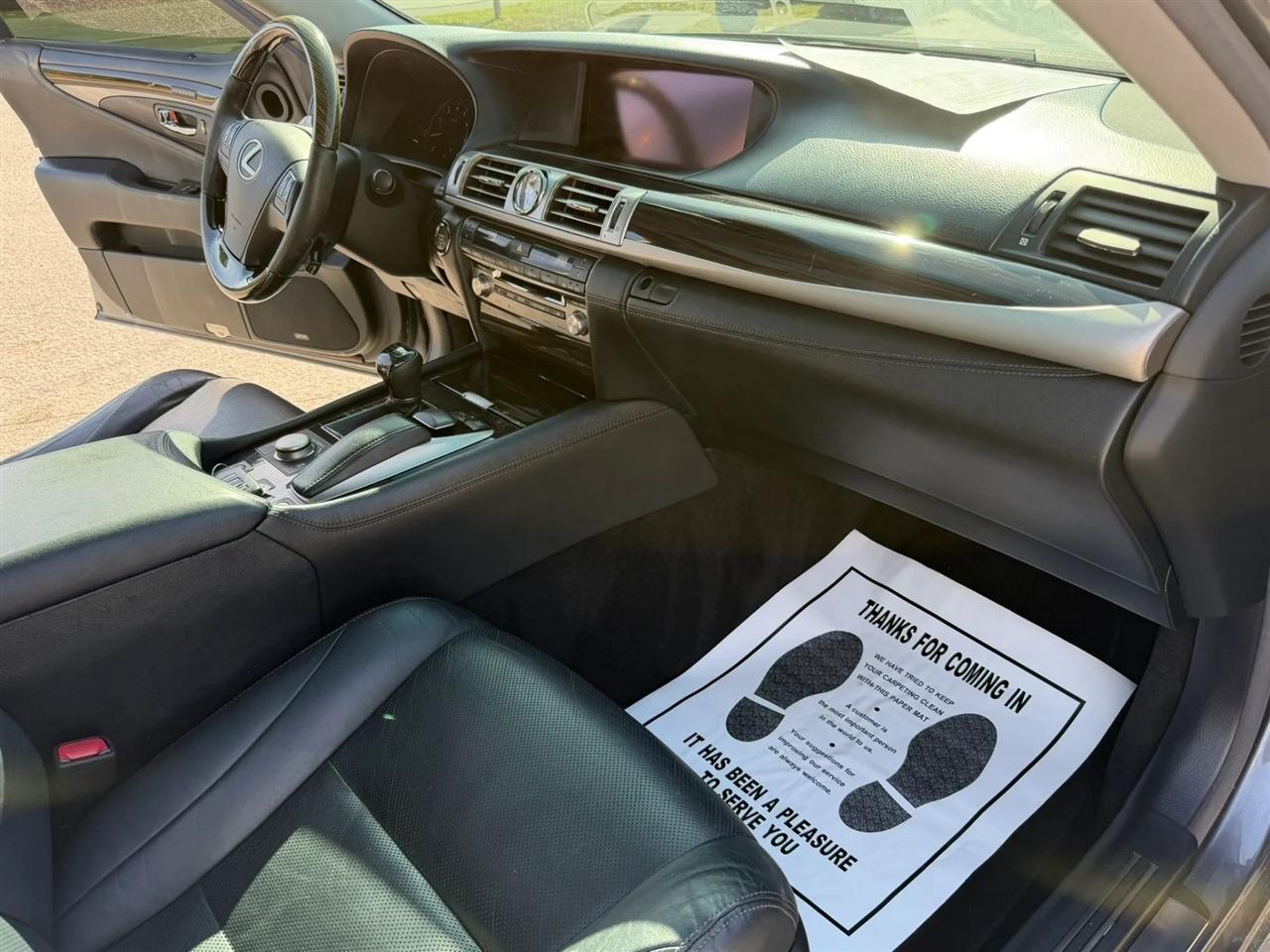 Lexus LS 460 Luxury Sedan 2013