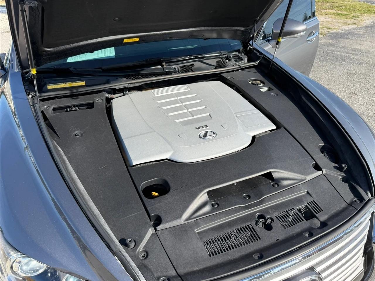 Lexus LS 460 Luxury Sedan 2013