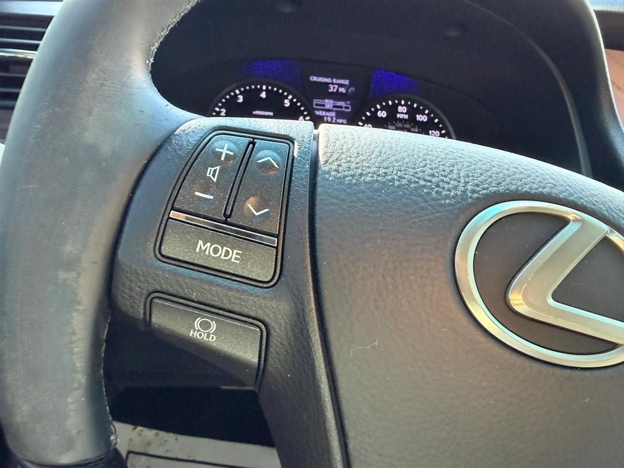 Lexus LS 460 Luxury Sedan 2013