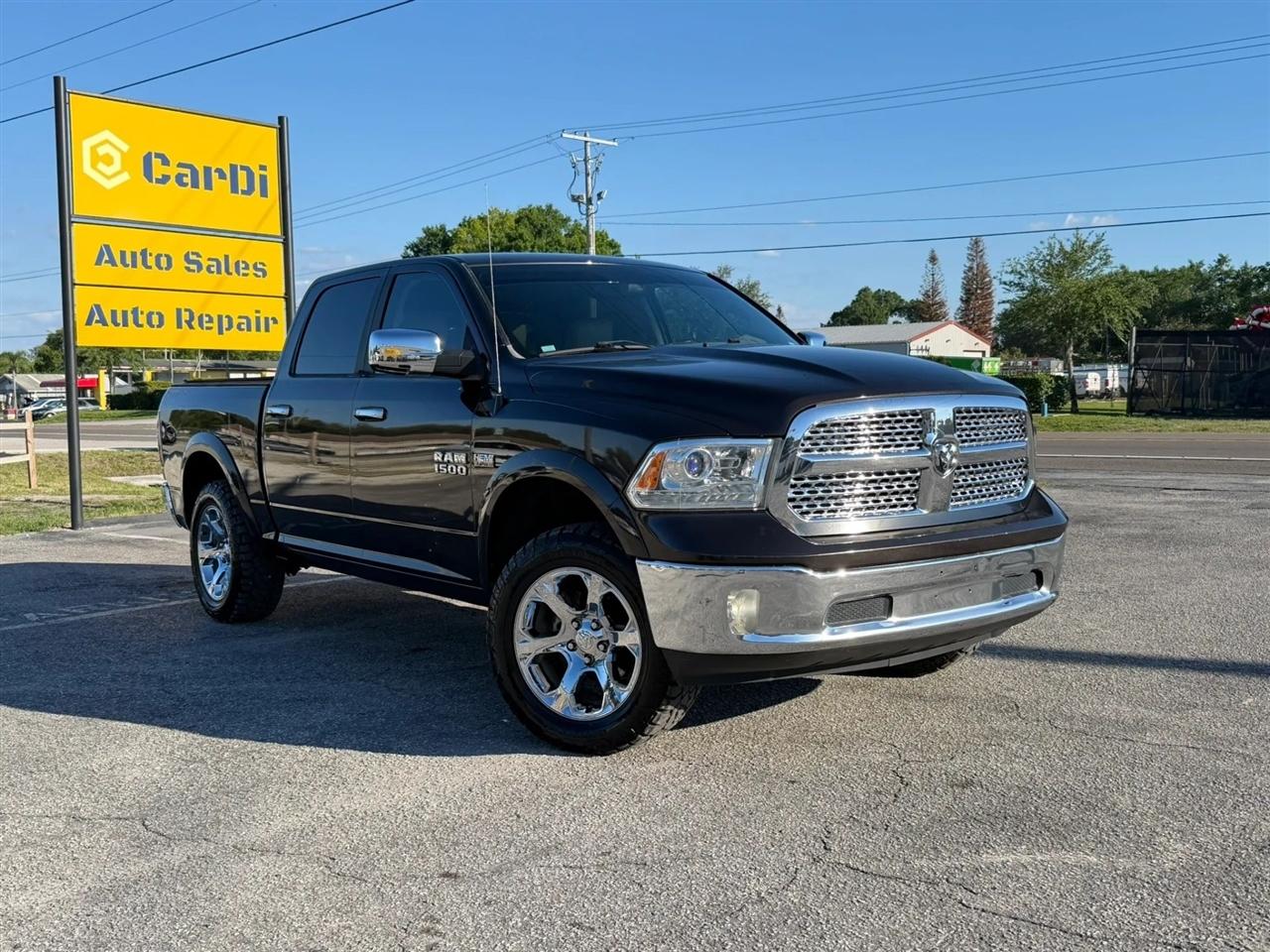 RAM 1500 Laramie Crew Cab SWB 4WD 2017