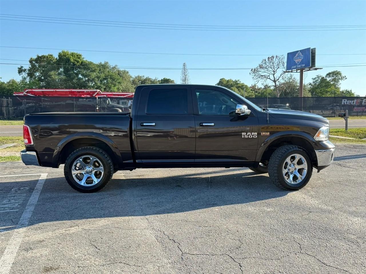 RAM 1500 Laramie Crew Cab SWB 4WD 2017