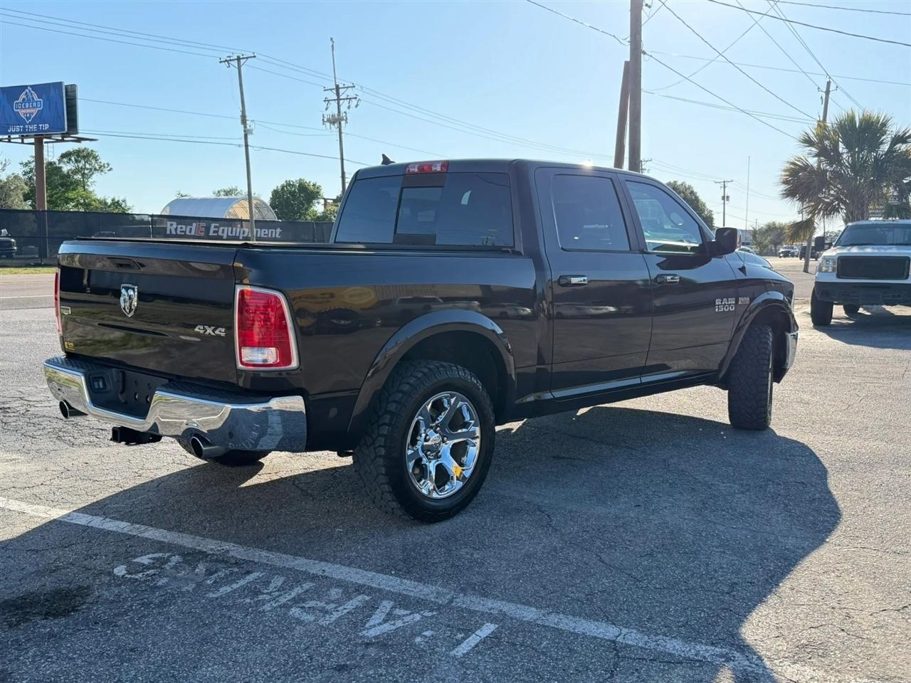RAM 1500 Laramie Crew Cab SWB 4WD 2017