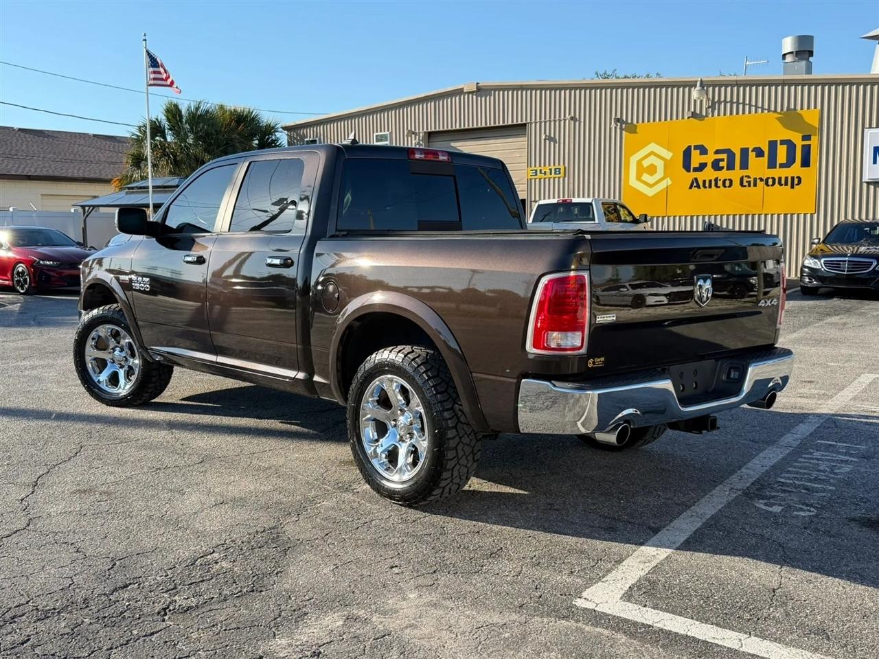 RAM 1500 Laramie Crew Cab SWB 4WD 2017