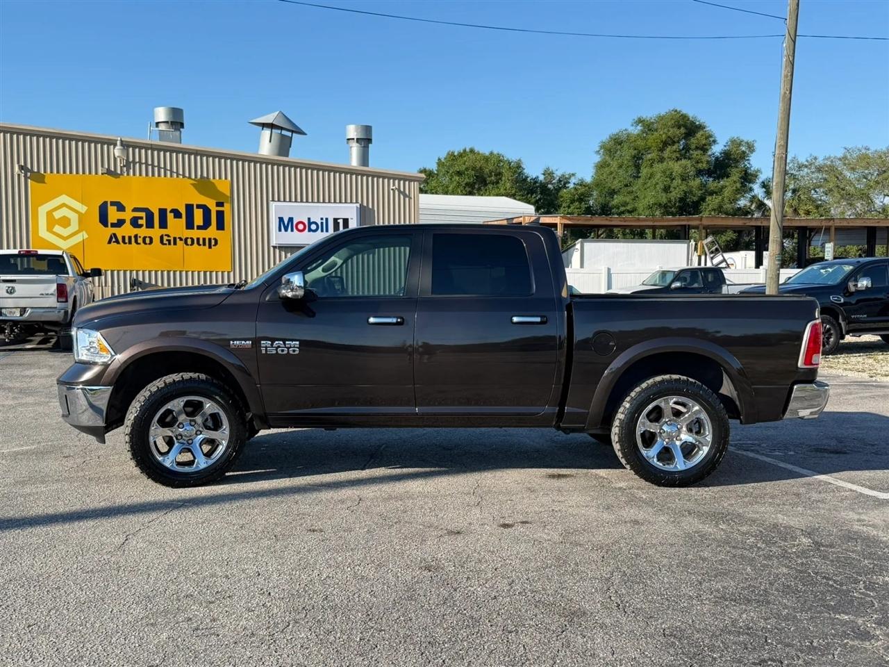 RAM 1500 Laramie Crew Cab SWB 4WD 2017