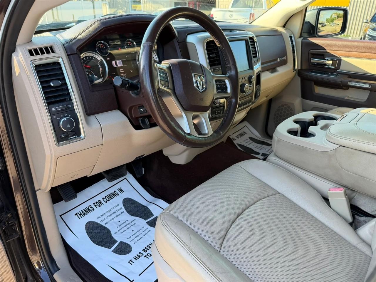 RAM 1500 Laramie Crew Cab SWB 4WD 2017