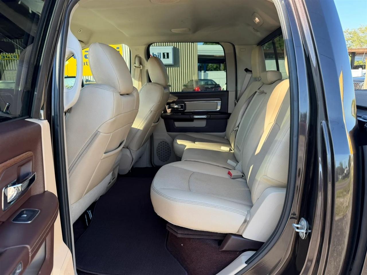 RAM 1500 Laramie Crew Cab SWB 4WD 2017