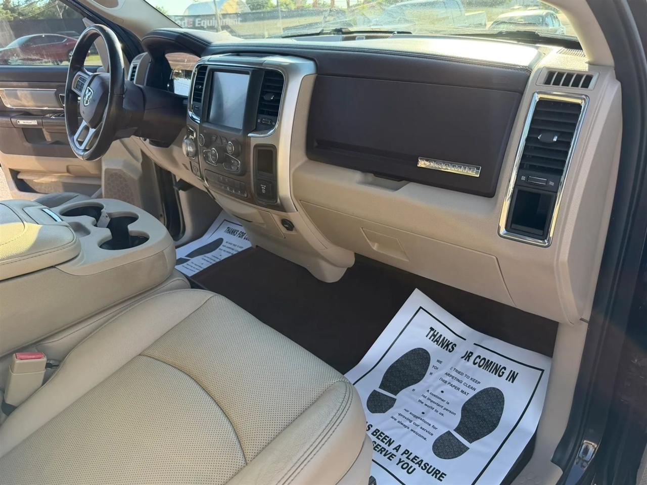 RAM 1500 Laramie Crew Cab SWB 4WD 2017