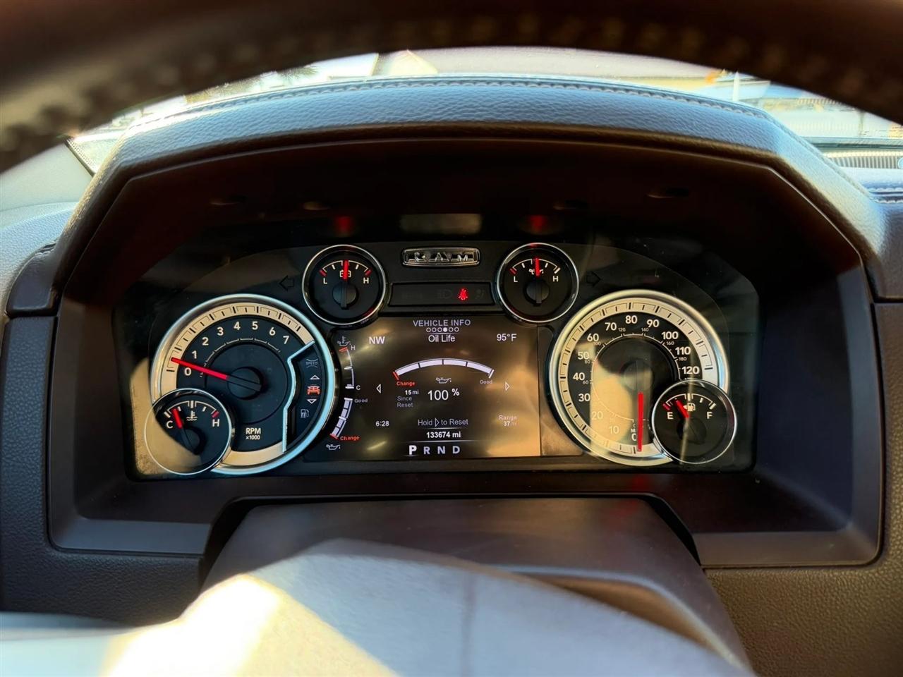 RAM 1500 Laramie Crew Cab SWB 4WD 2017