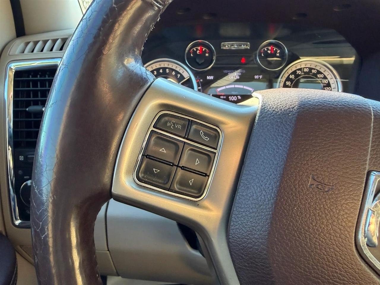 RAM 1500 Laramie Crew Cab SWB 4WD 2017